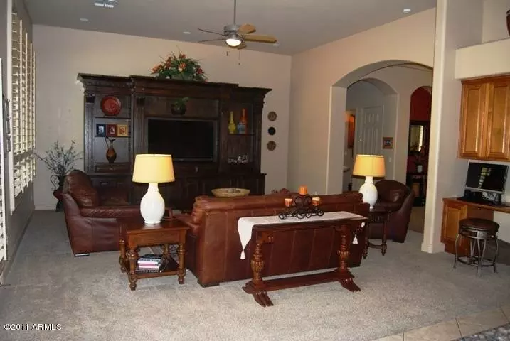 1530 W Grand Canyon Dr photo 5