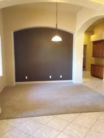 1530 W Grand Canyon Dr photo 2