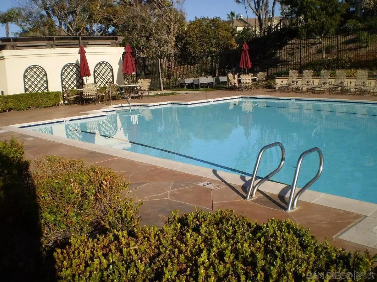 1835 Calvedos Dr Chula Vista, CA 91913 photo 3