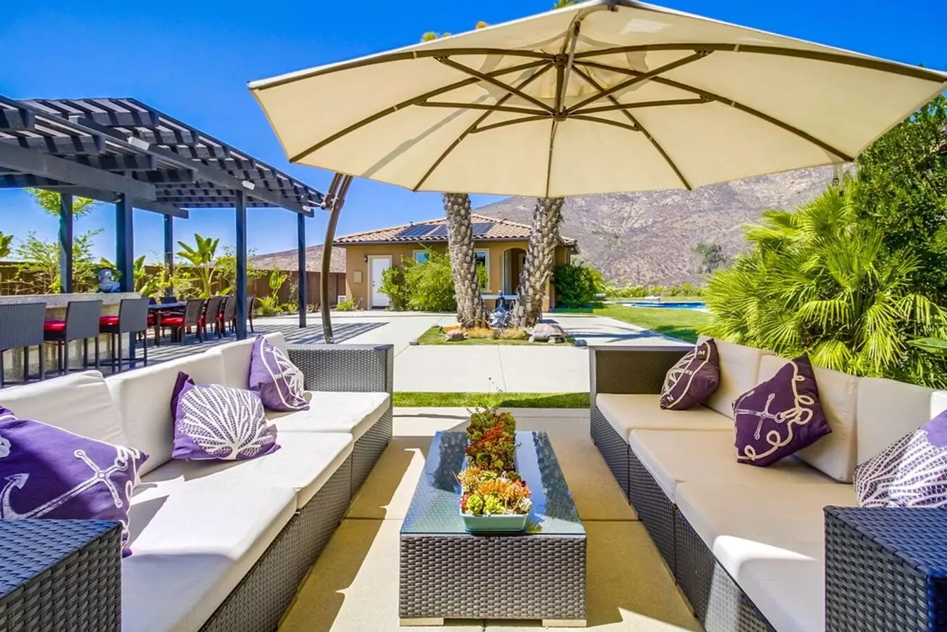 Coastal Hills Oasis: Large Estate with Resort-Style Amenities photo 2