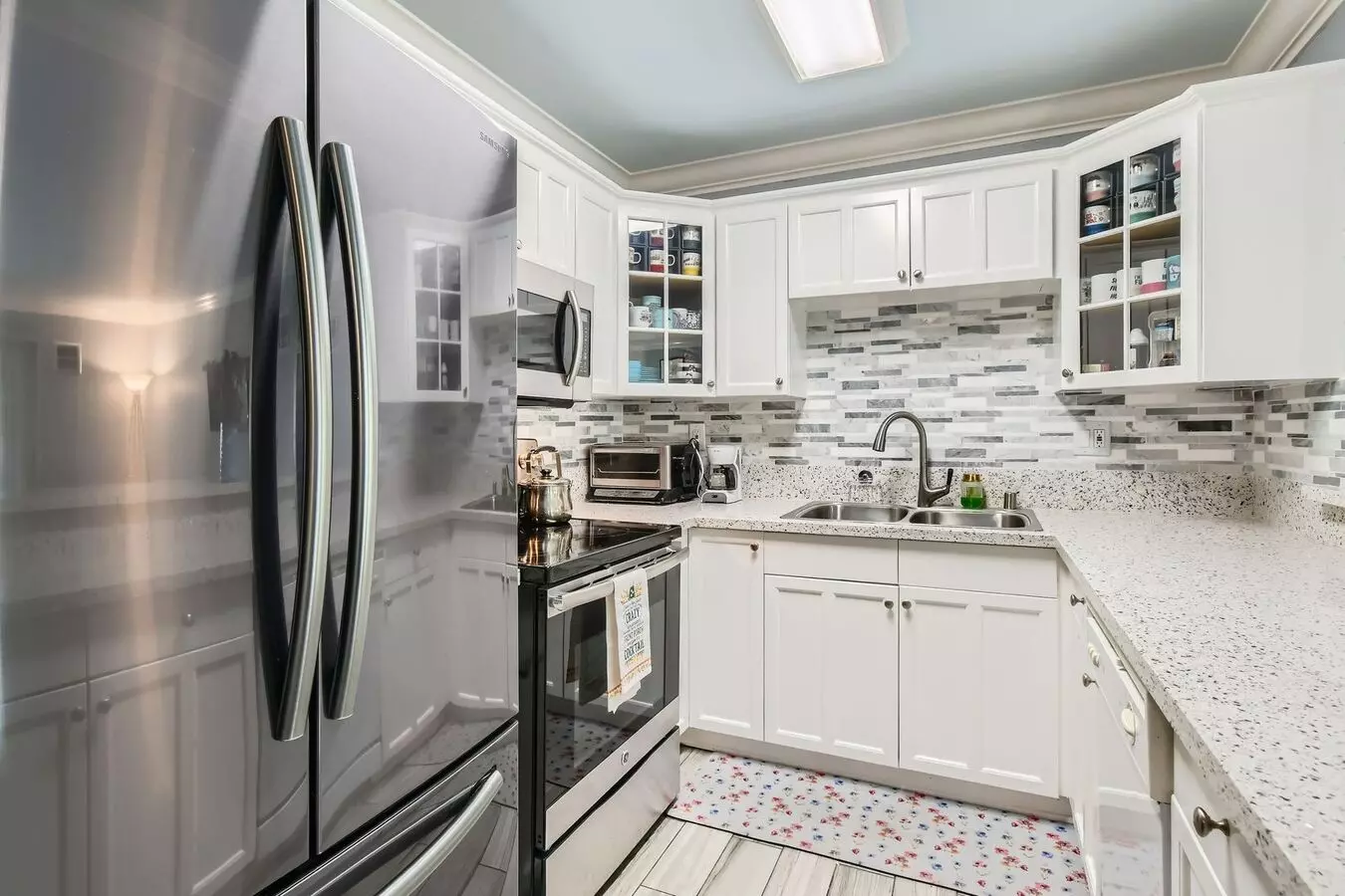 Move In Special $1000 For First Month!!!! Spacious 3br In Chula Vista – Renovated Kitchen, Private Balcony, Pool photo 5