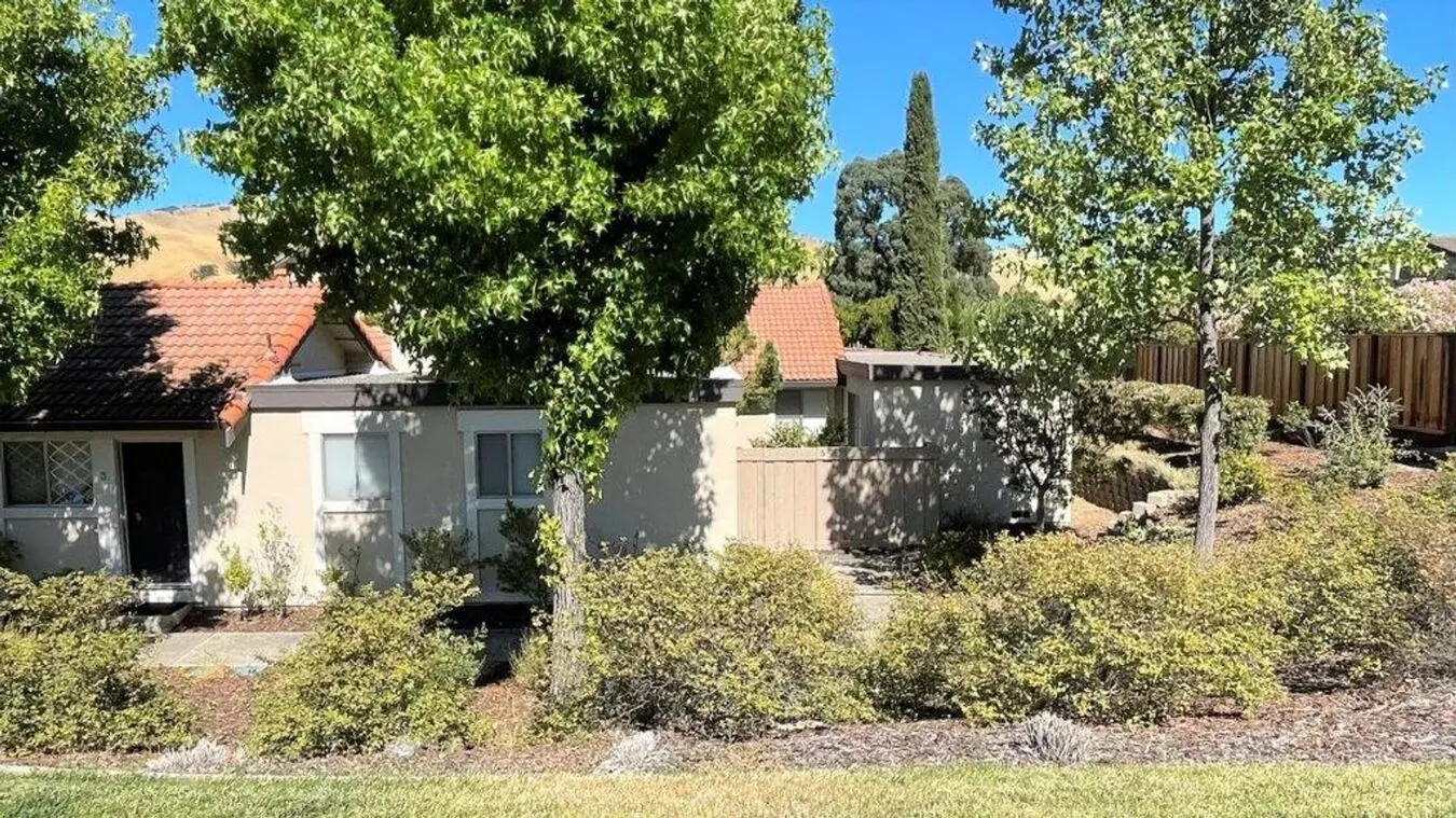 Clayton! Marsh Creek Park Villas, 3 Bedroom, 2 Bathrooms, 2 Car Garage!
