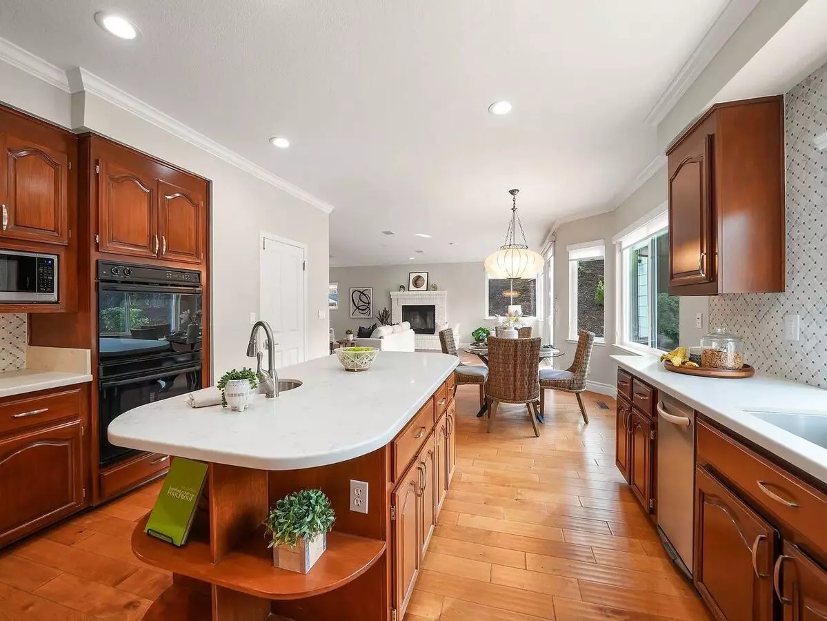 Luxury, Comfort, And Breathtaking Surroundings In Stunning Clayton Home! photo 4