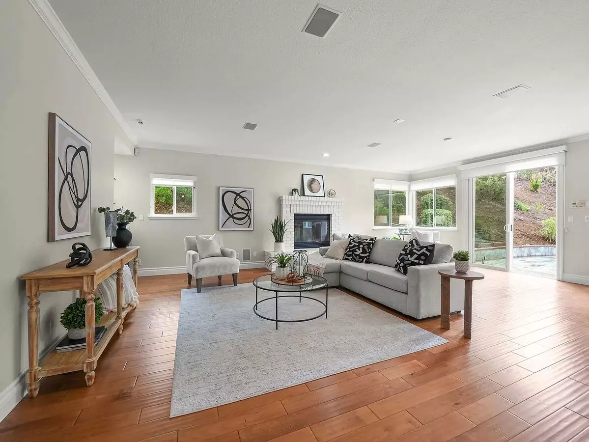 Luxury, Comfort, And Breathtaking Surroundings In Stunning Clayton Home! photo 5