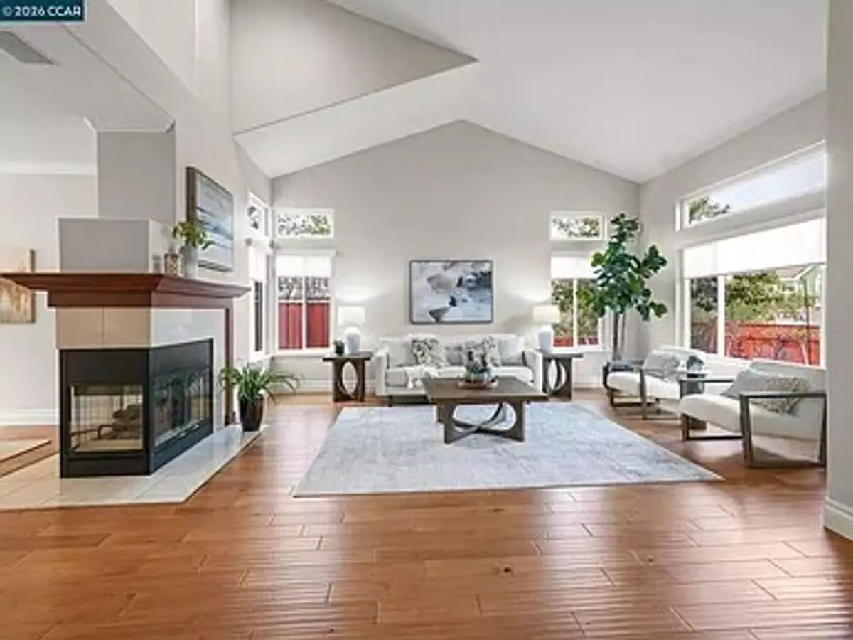 Luxury, Comfort, And Breathtaking Surroundings In Stunning Clayton Home!