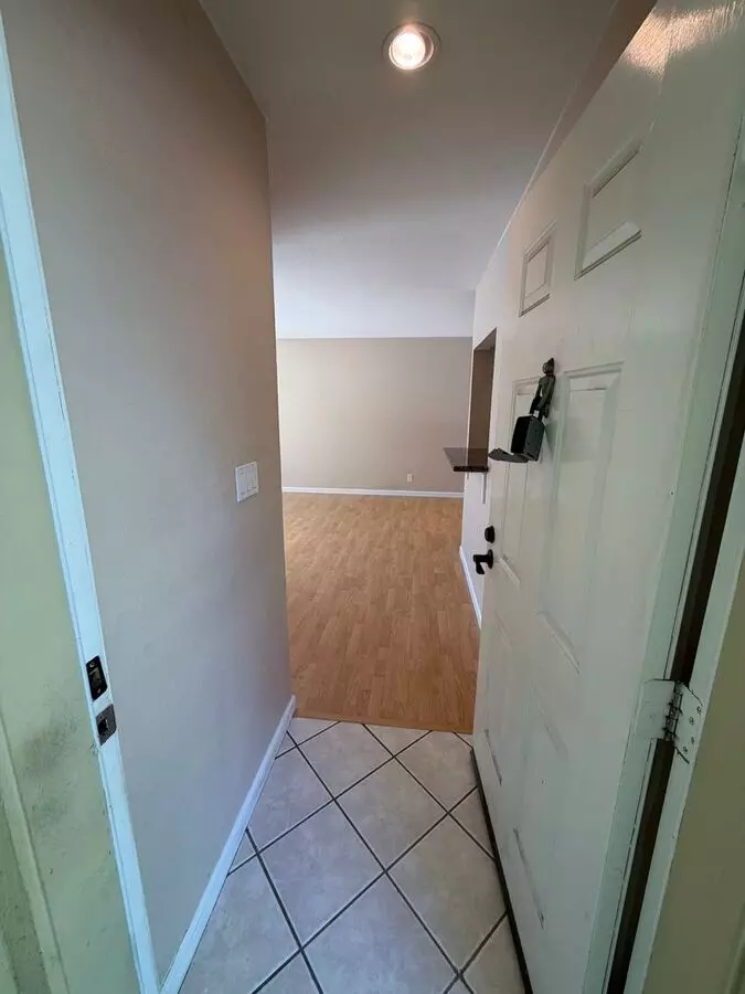 1Bed Condo Located In A Quiet Area Of Downtown Concord, Ca!! photo 4
