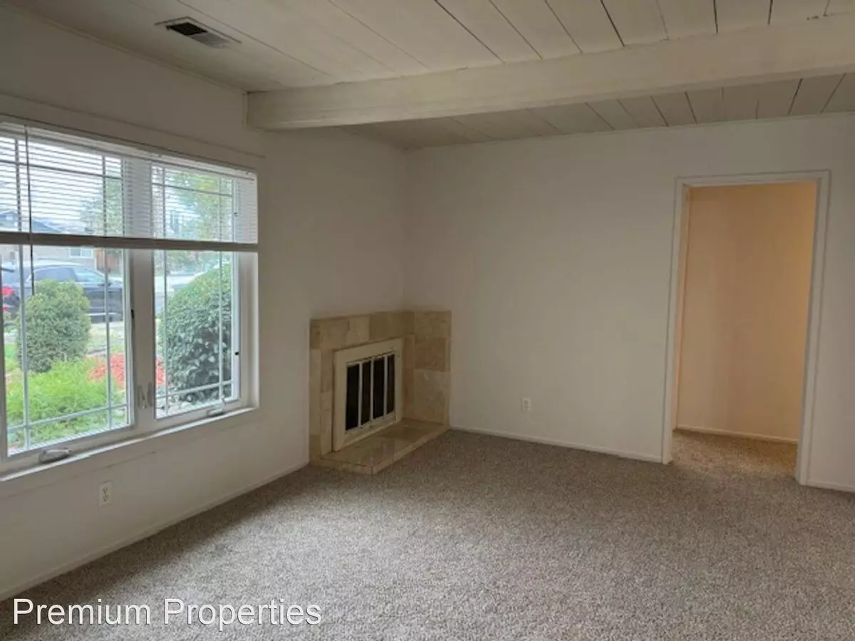 2883 La Salle Avenue photo 5