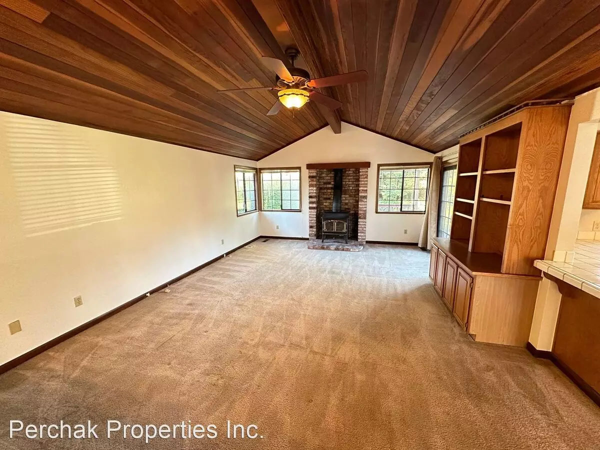 3181 Santa Maria Dr. photo 3