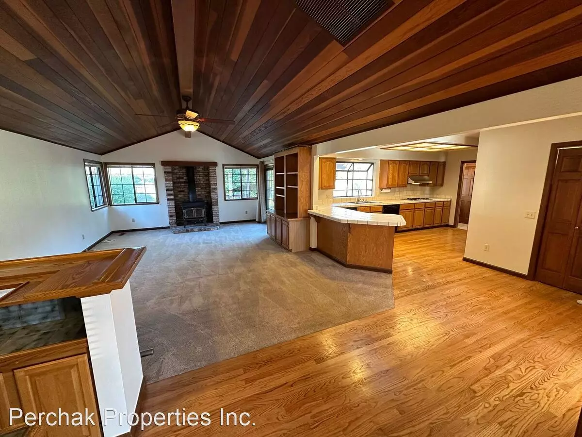 3181 Santa Maria Dr. photo 2