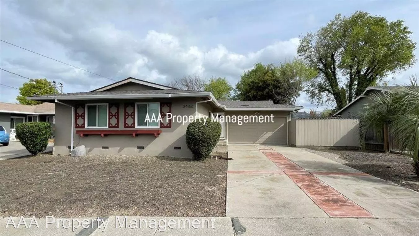 3466 Thunderbird Dr photo 3