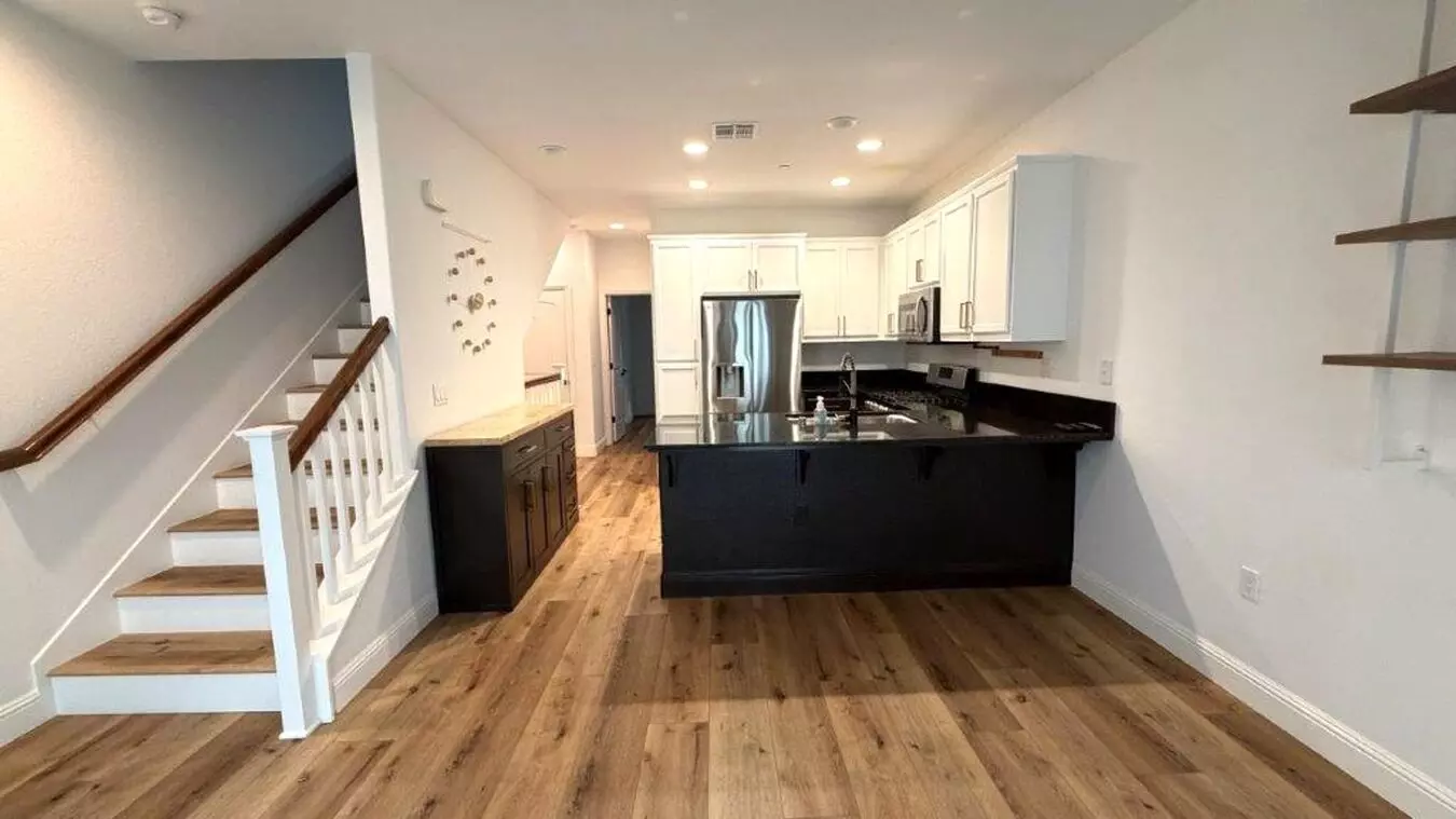 Concord Beautiful 3 Bedroom 3 Bathroom Fully Updated Townhome, Gated Community! photo 4