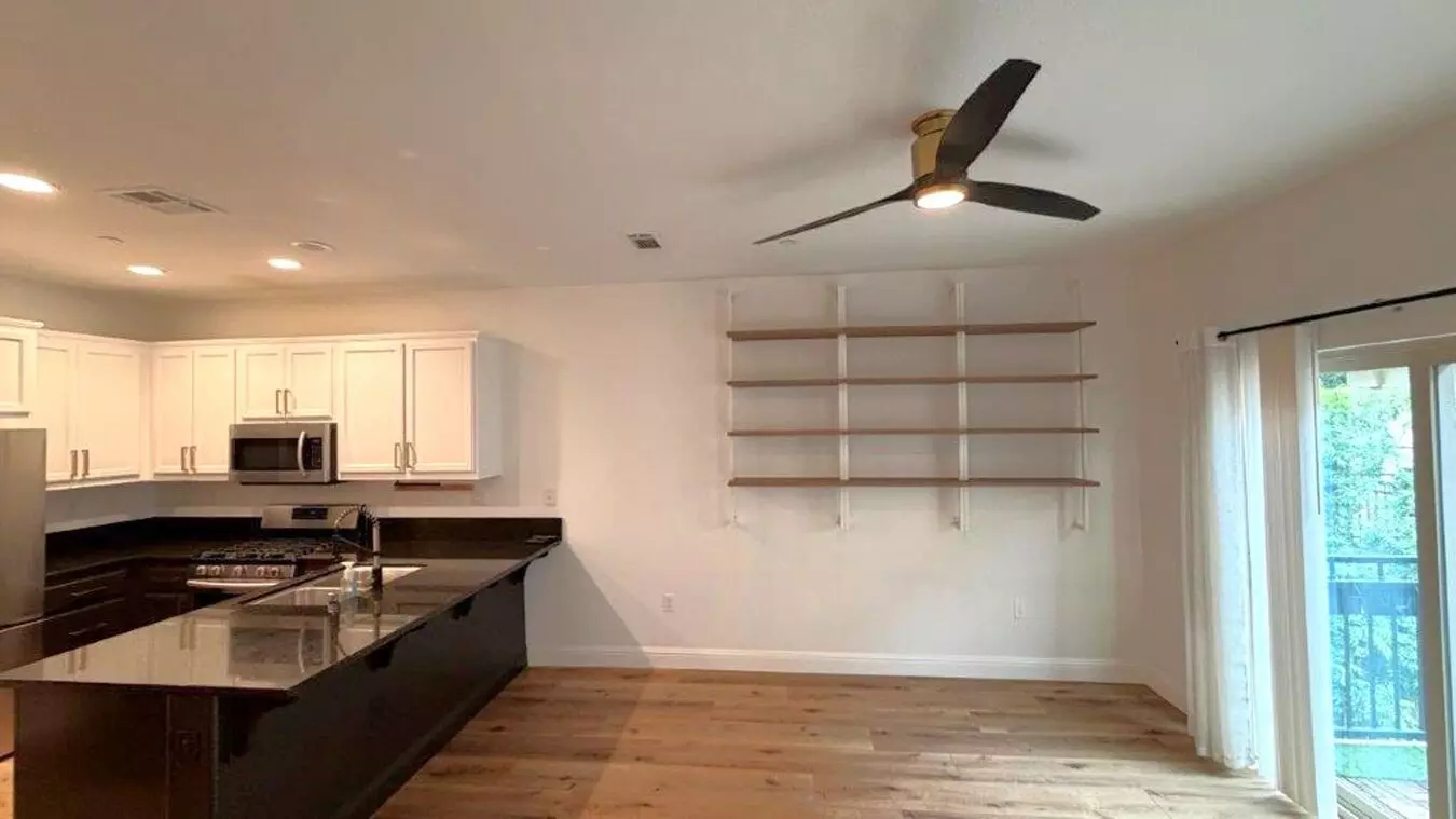 Concord Beautiful 3 Bedroom 3 Bathroom Fully Updated Townhome, Gated Community! photo 2