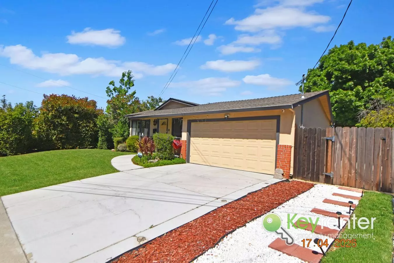 Renovated 4 Bedroom Home With Gourmet Kitchen &amp; Lush Backyard In Concord photo 2