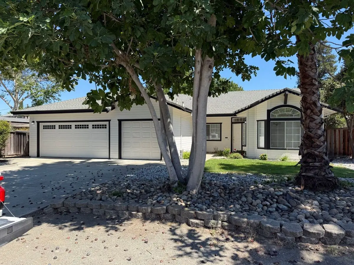Single Story 3 Bed/2 Bath In Concord! photo 2