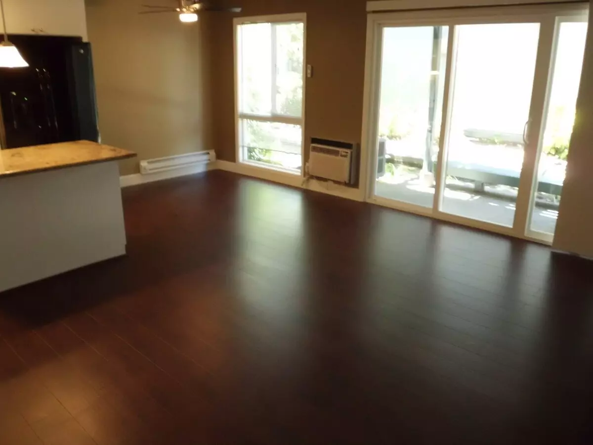 Beautiful 1 Bedroom X1 Bathroom Condo Now Leasing photo 3