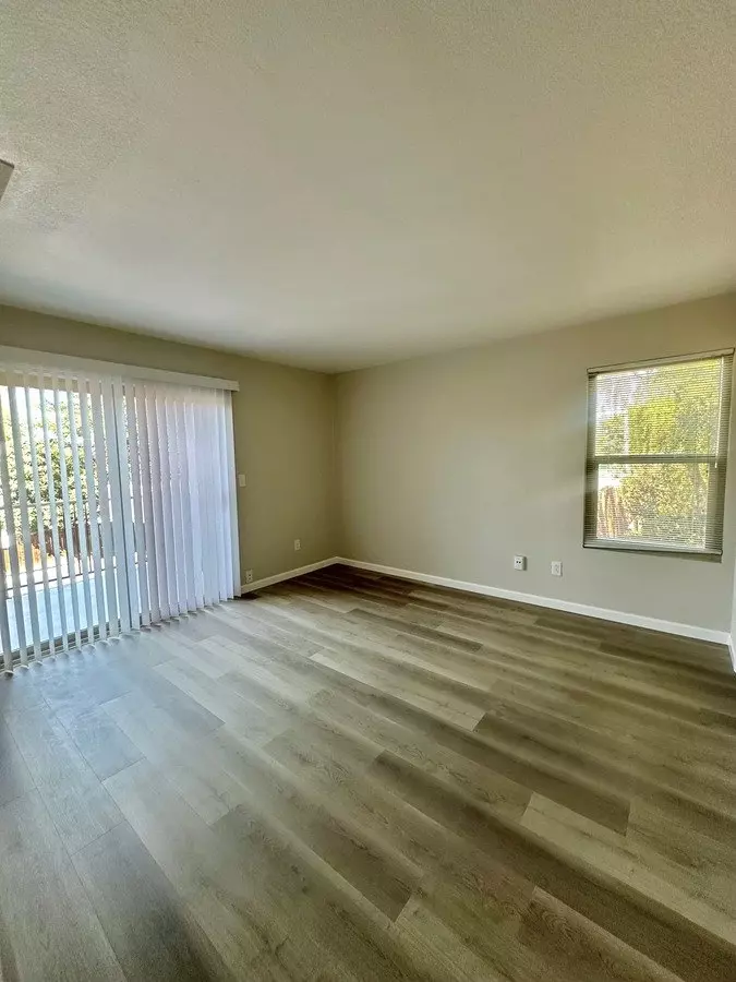 Spacious 2 Bedroom 1 Bath Condo photo 5