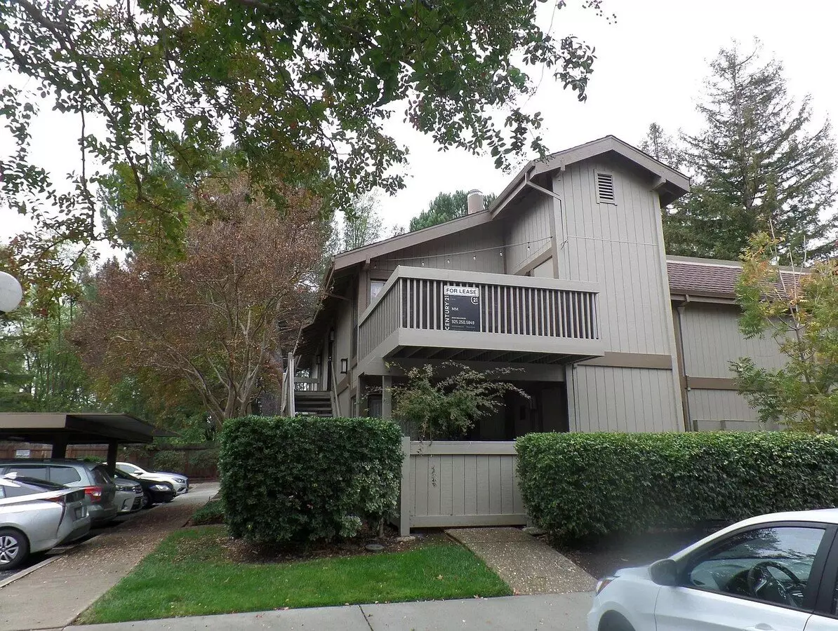 Stunning And Beautiful Describes This 2 Bedroom 2 Bath Condo, photo 3