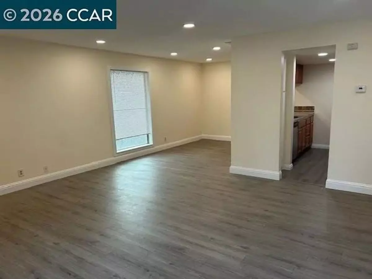 Two Bedroom One Bathroom Condo photo 5