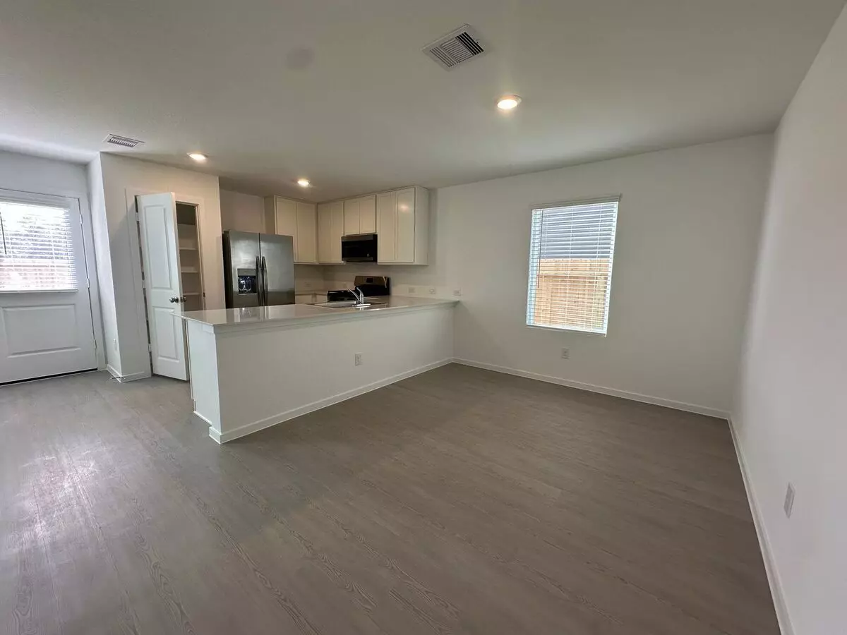 13310 Rayhill Drive, Conroe, TX 77303 photo 5