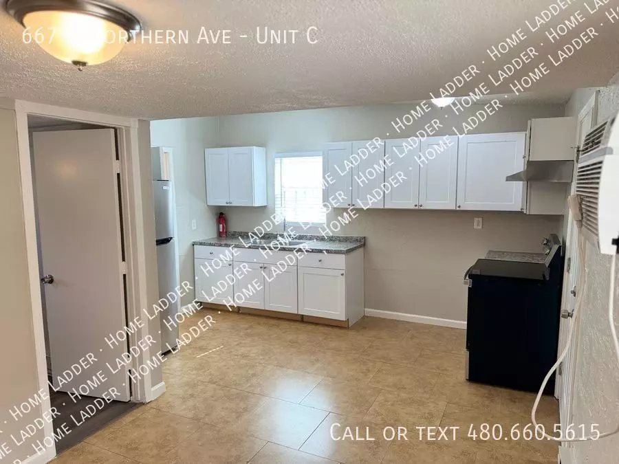 667 W Northern Ave photo 3