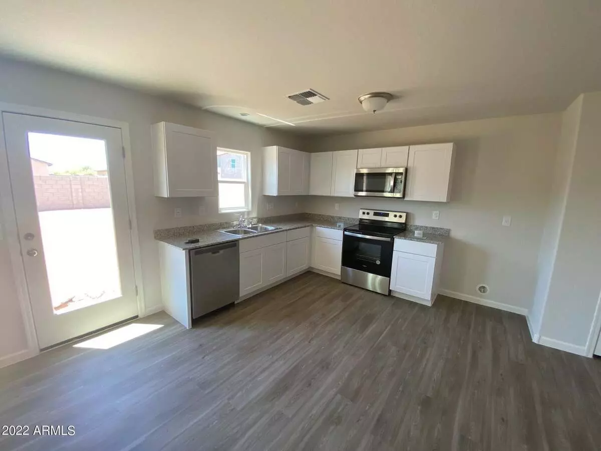 119 W Dewey Ave photo 3