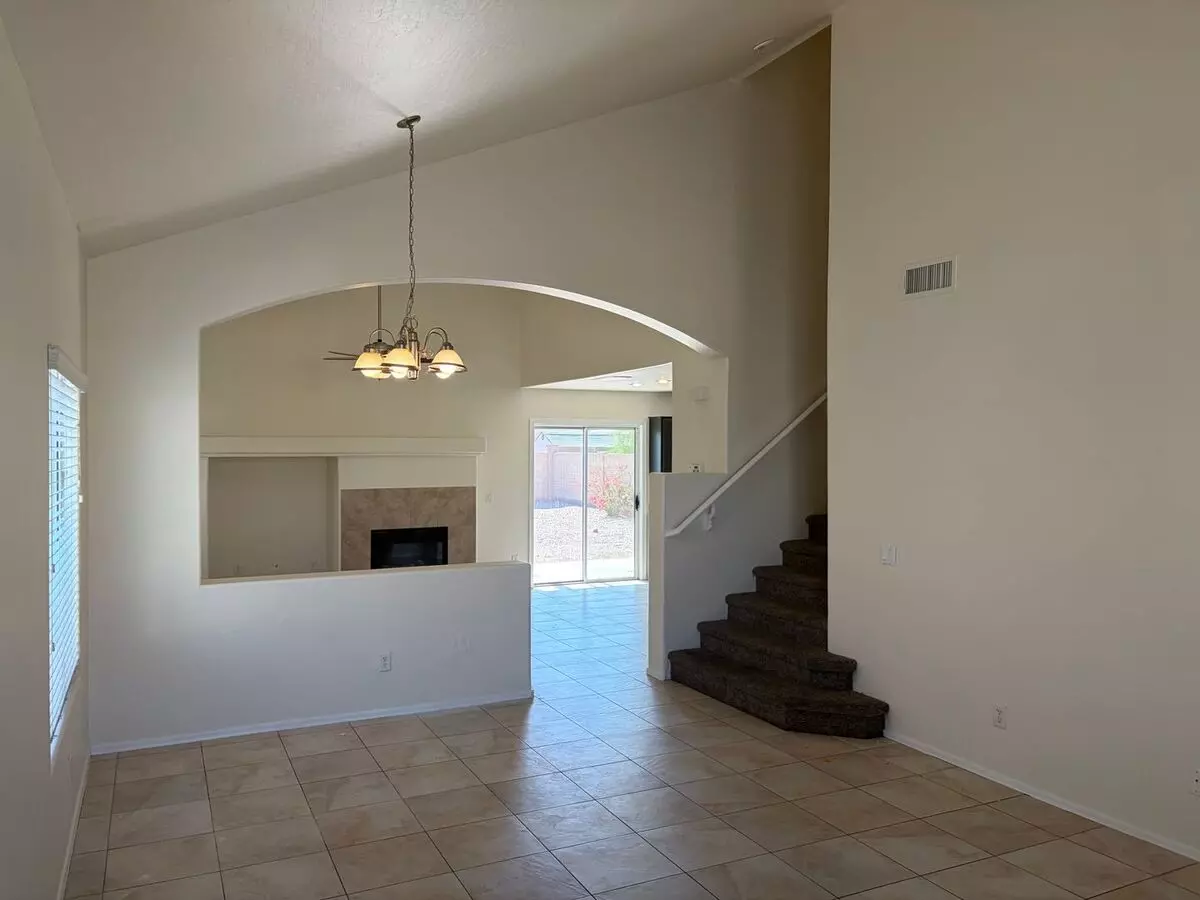 Freshly Painted 3 Bed, 2.5 Bath Home In Coolidge photo 3