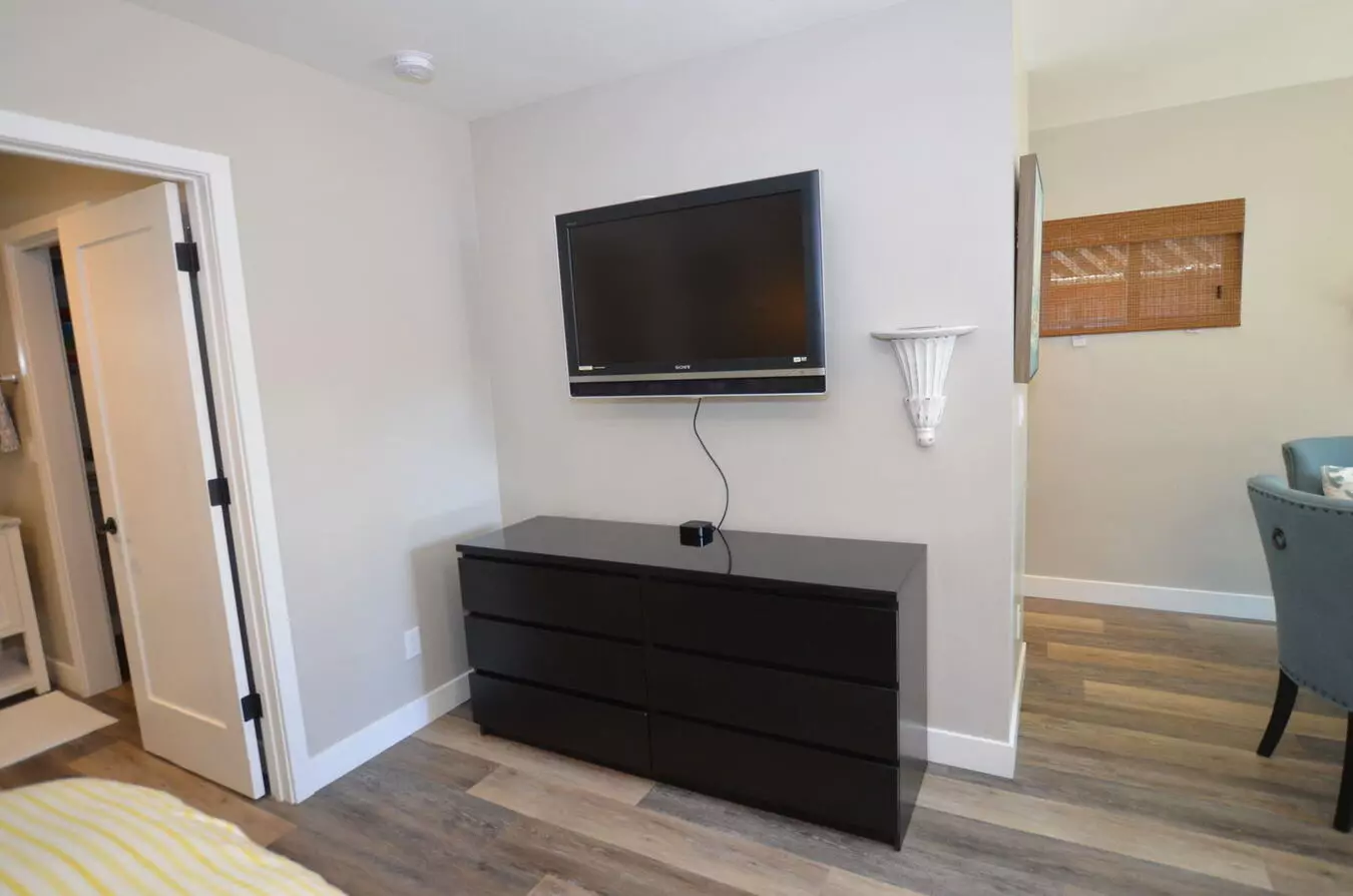 842 1/2 D Avenue, Coronado, CA 92118 photo 3