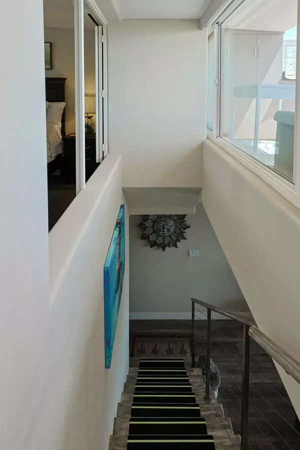 Spectacular 2 Bd/2ba Glorietta Bay Condo. photo 5