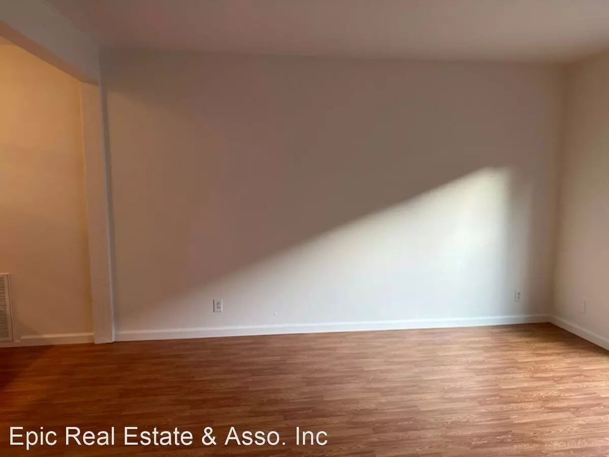 19 Pixley Ave photo 4