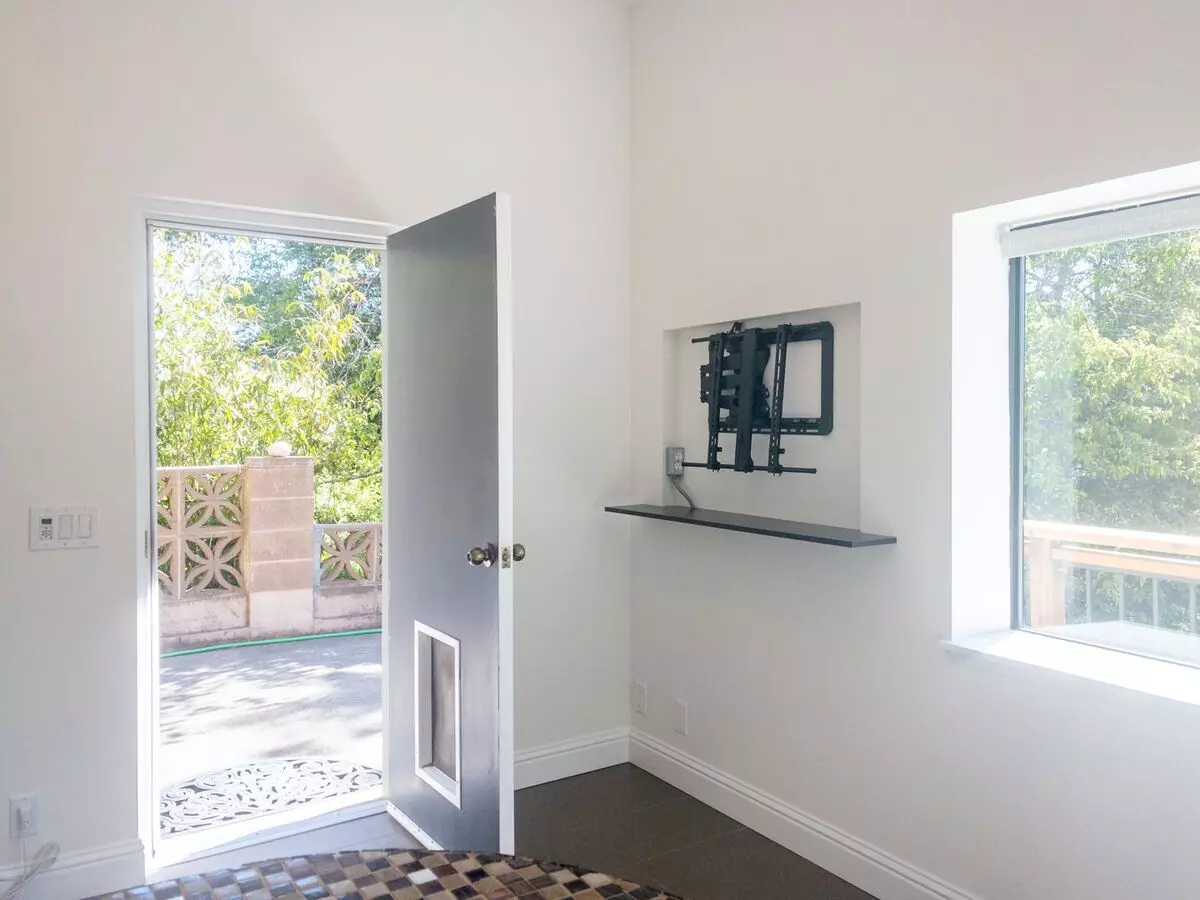988 B Meadowsweet Drive, Corte Madera, CA 94925 photo 4