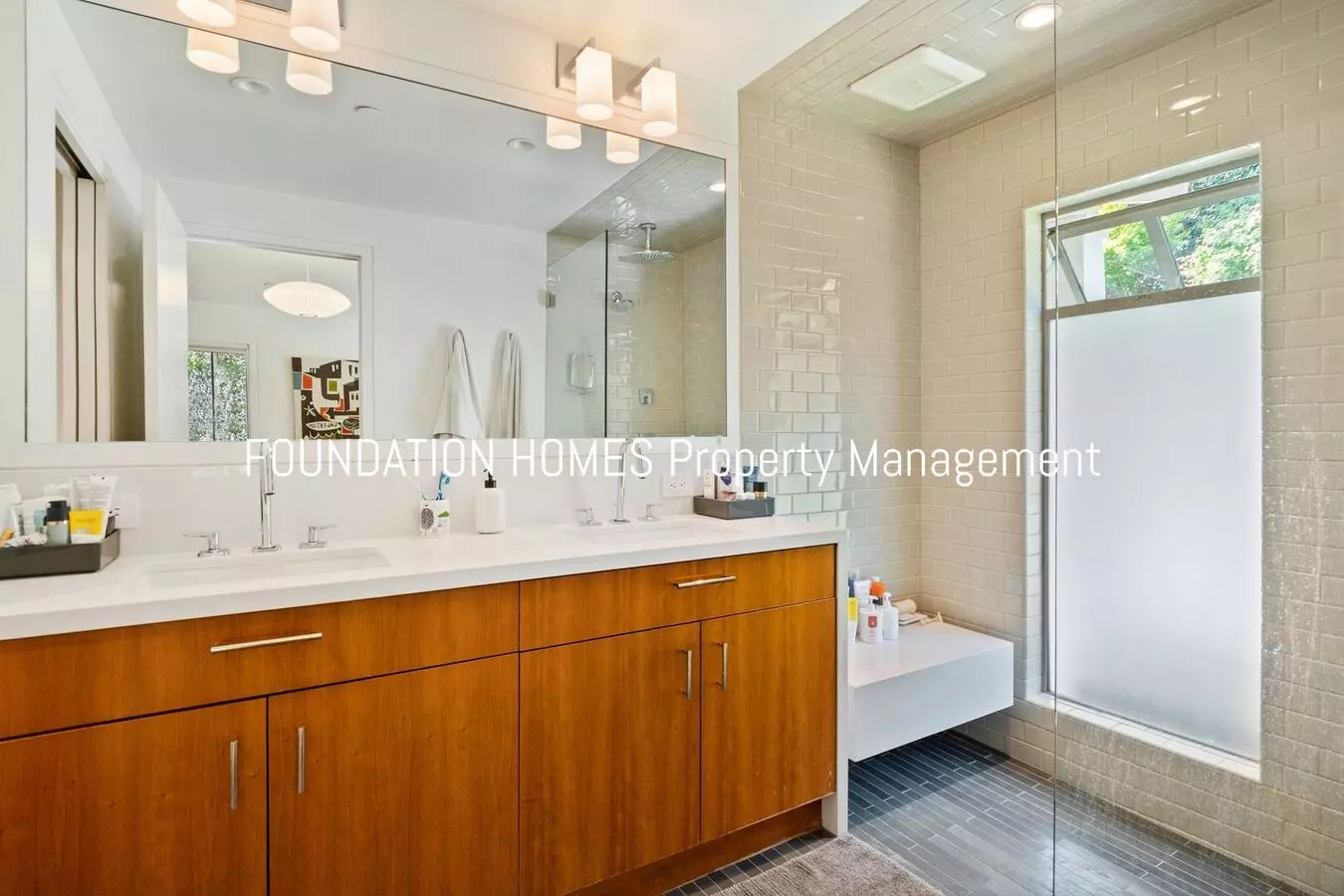 31 Grove Ave photo 5