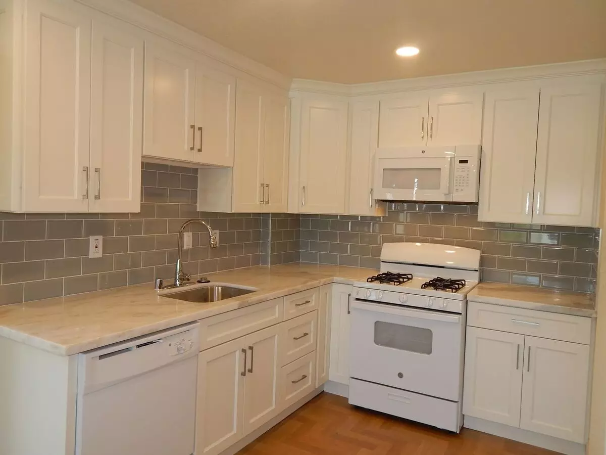 304 Edwards St Crockett, CA 94525