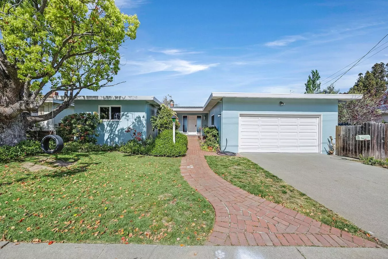 One Level Home Crockett, Magnificent Views photo 2