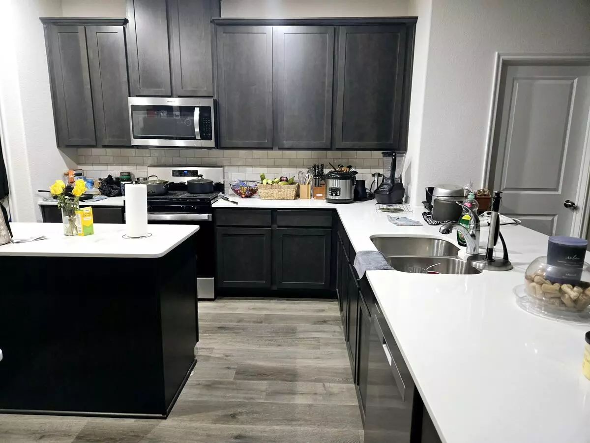 Amarillo Ln photo 3