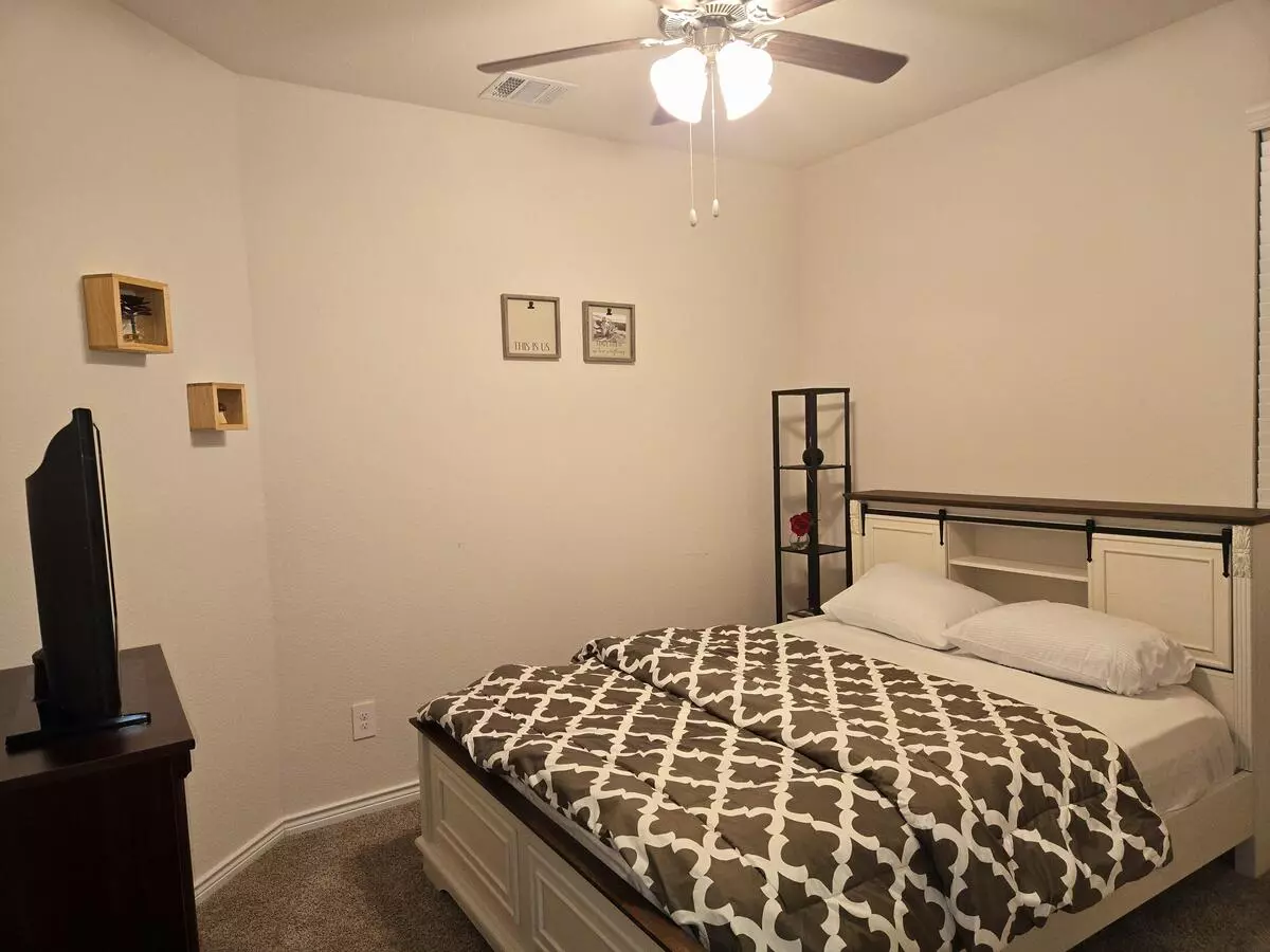 Amarillo Ln photo 2