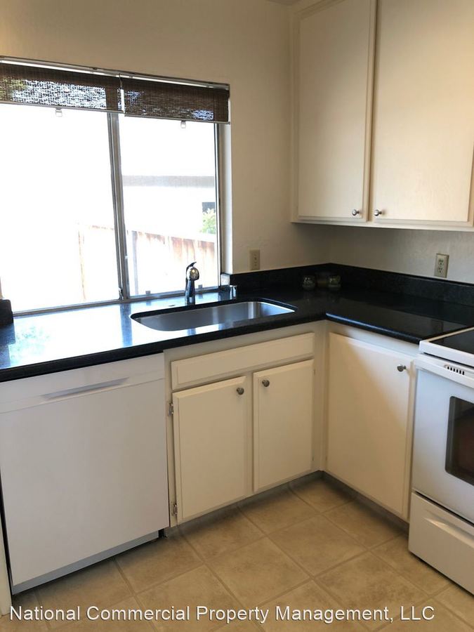10165 Swan Oak Lane, Cupertino, CA 95014 photo 2