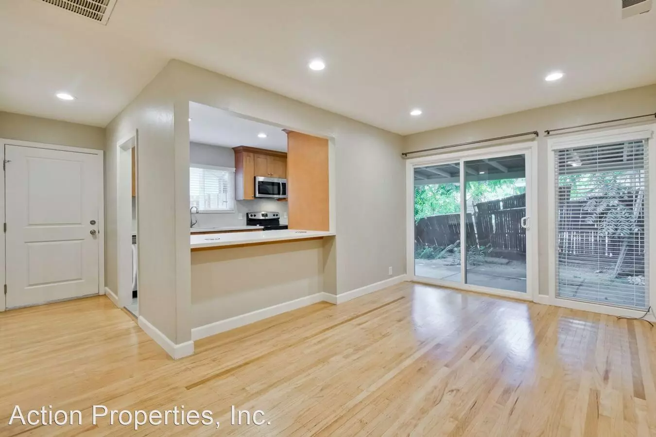 10173 Empire Ave photo 2