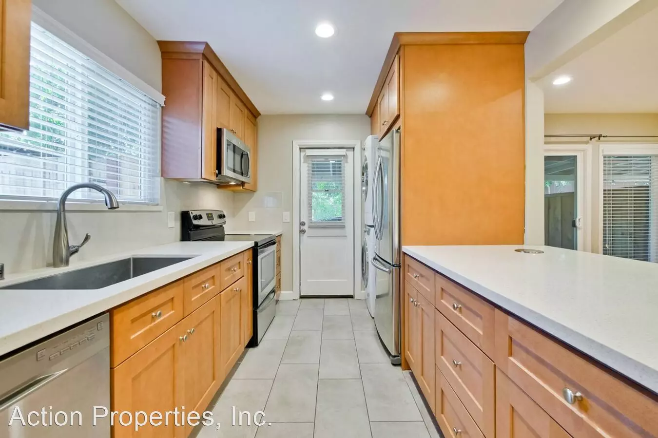 10173 Empire Ave photo 4
