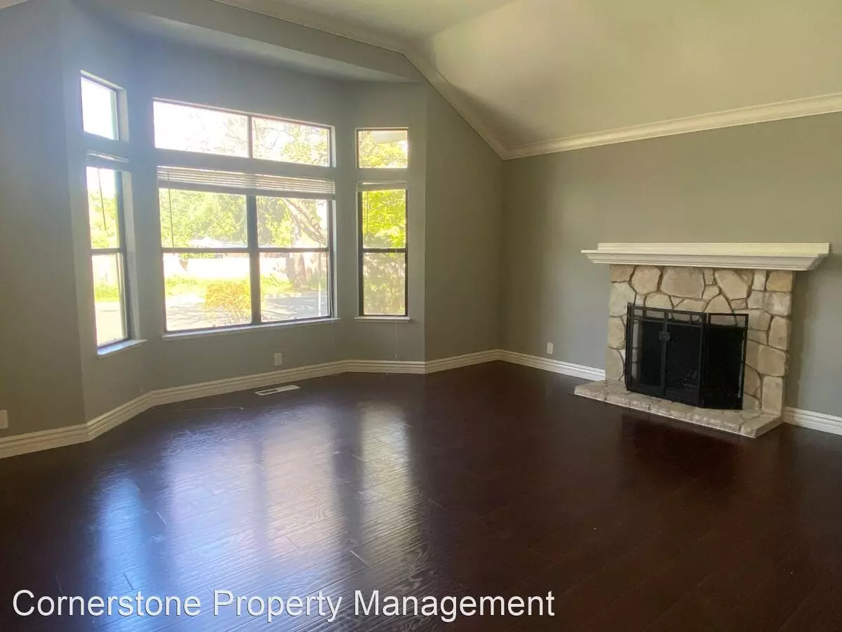 10176 English Oak Way, Cupertino, CA 95014 photo 3