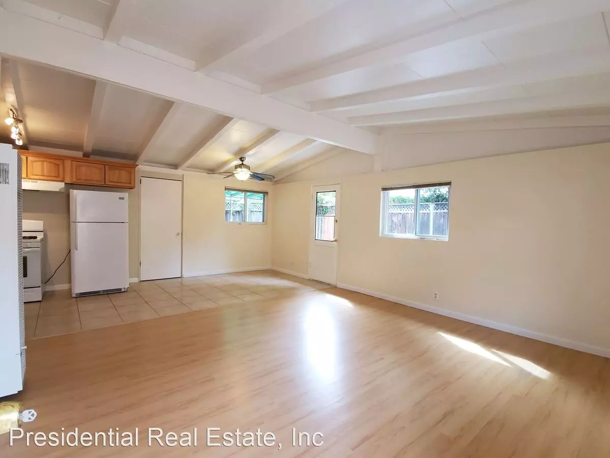 10311 Johnson Ave photo 4