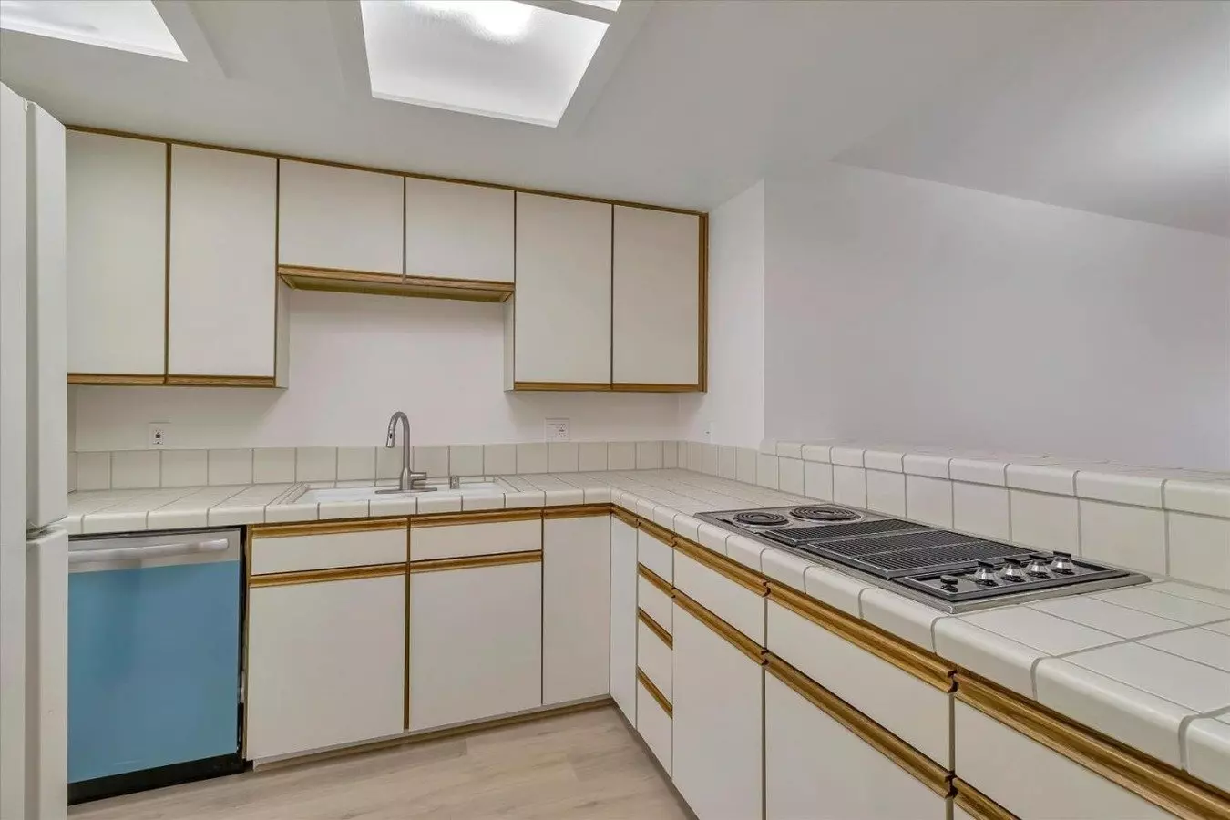 10266 Danube Dr photo 4