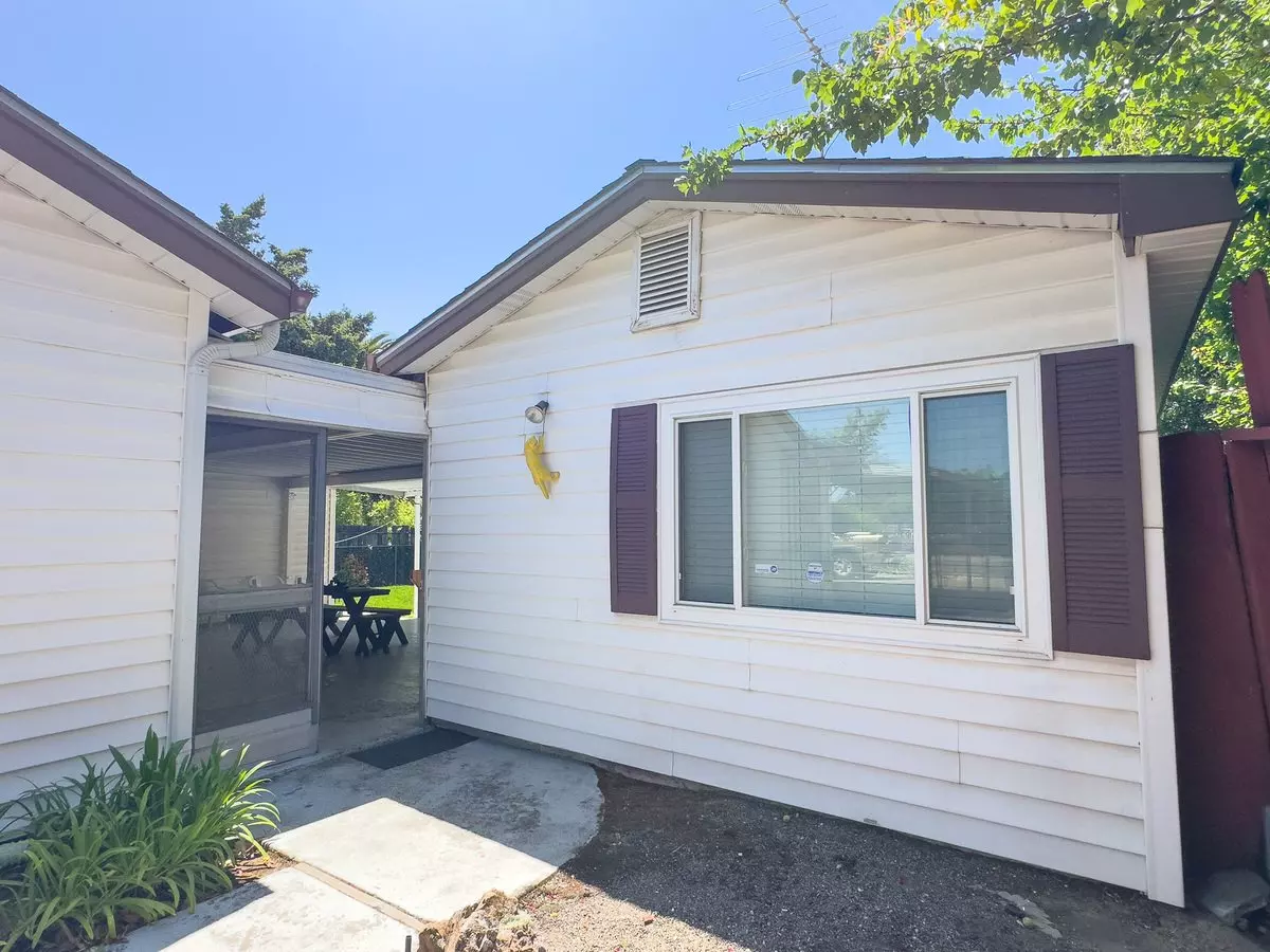20556 Mcclellan Road, Cupertino, CA 95014 photo 2