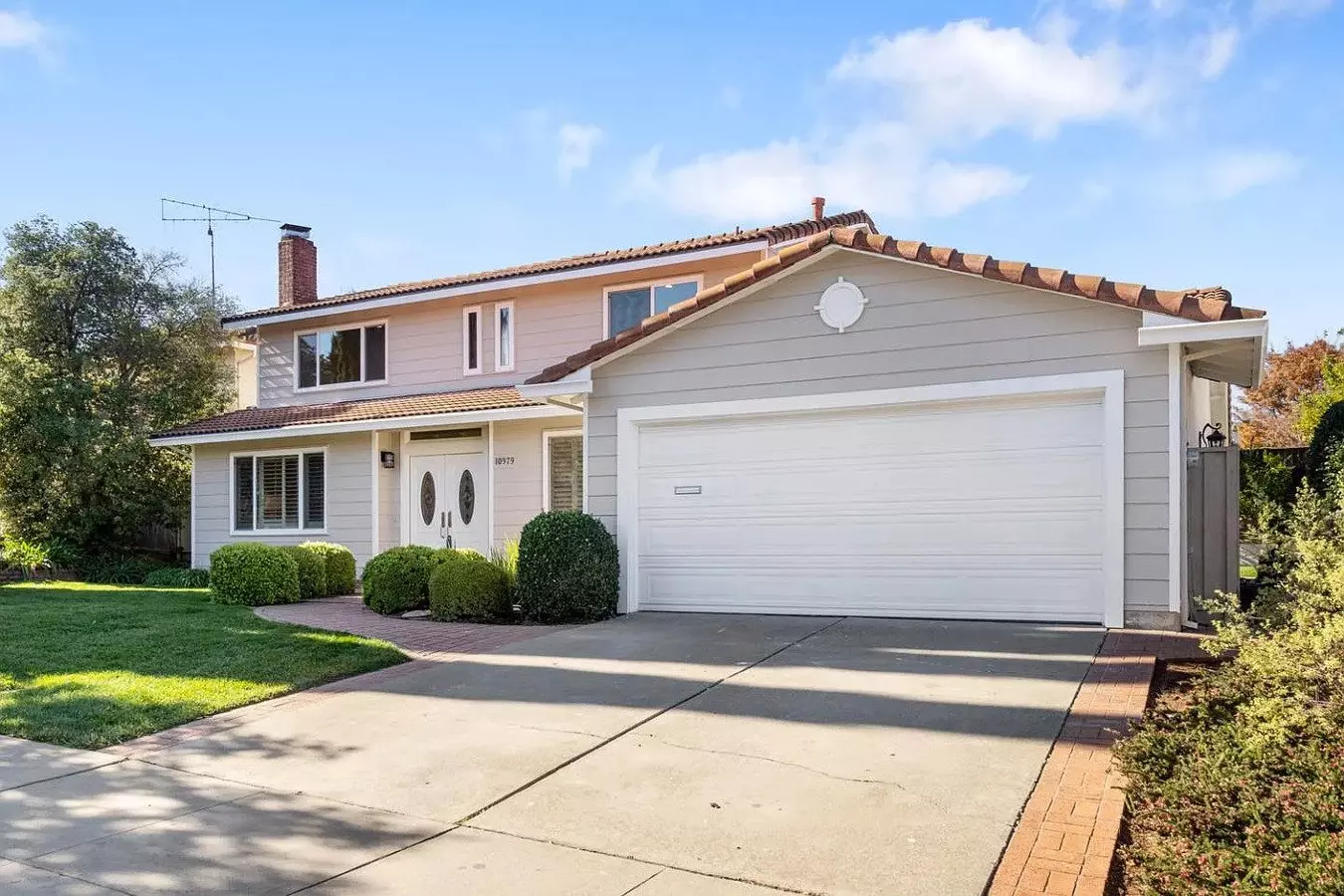 10979 Ronald Way, Cupertino, CA 95014 photo 2