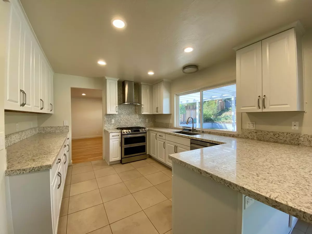 10979 Ronald Way, Cupertino, CA 95014 photo 4