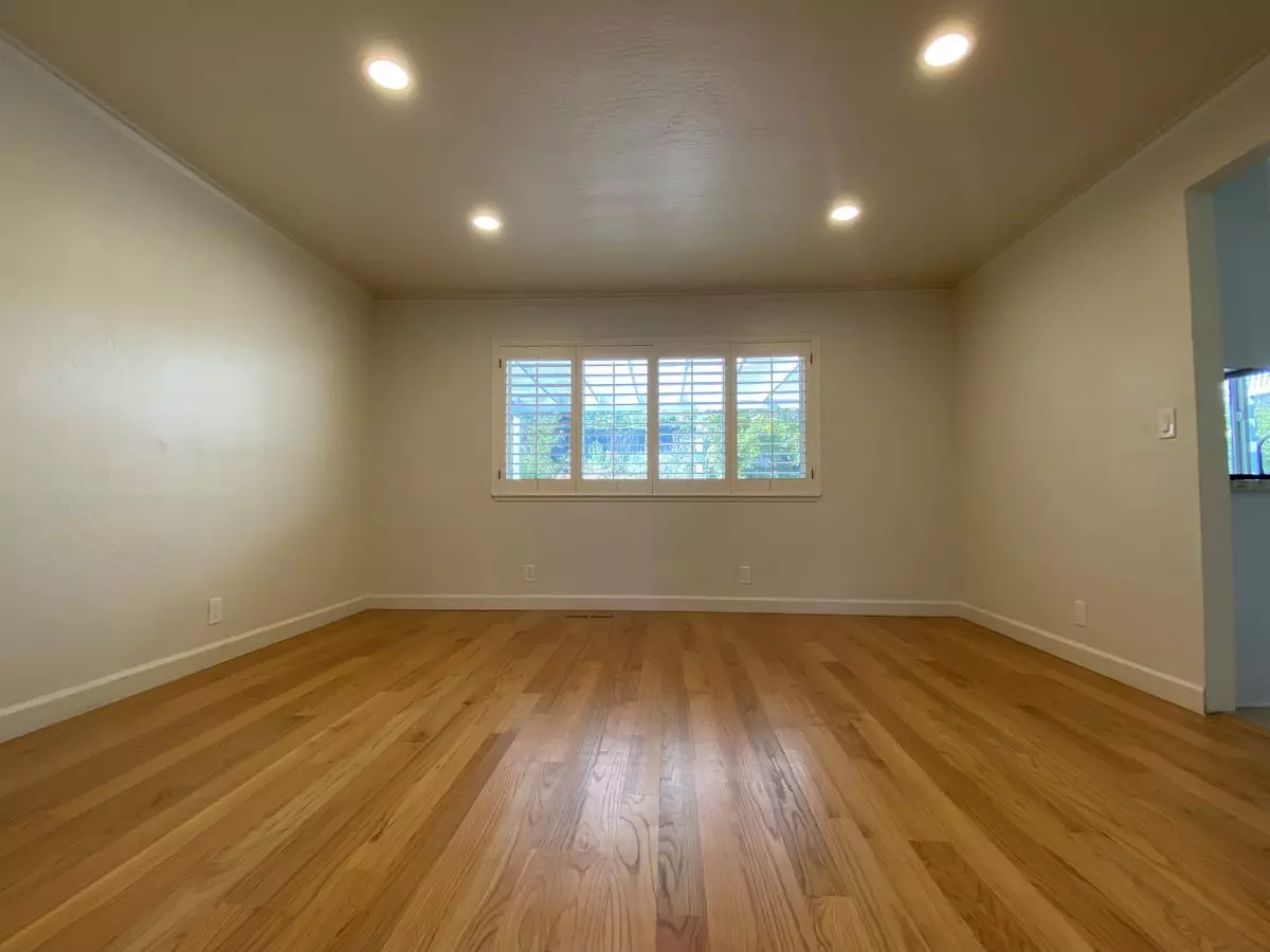 10979 Ronald Way, Cupertino, CA 95014 photo 3