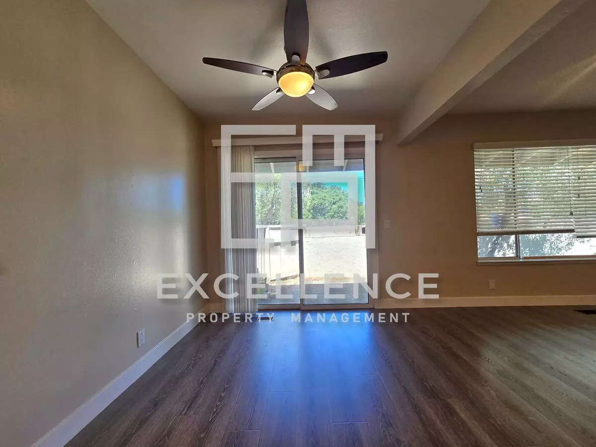 10480 N Foothill Blvd photo 3