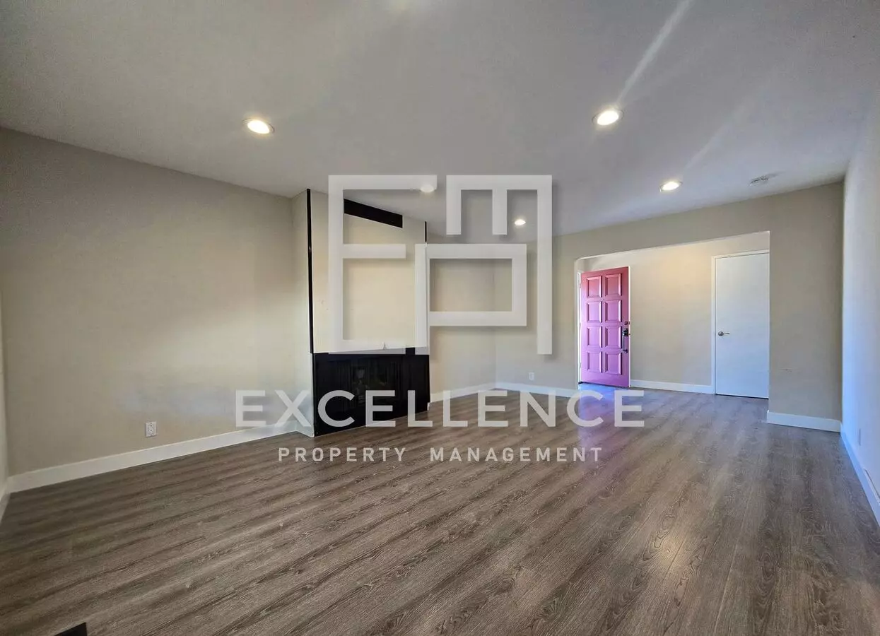10480 N Foothill Blvd photo 4