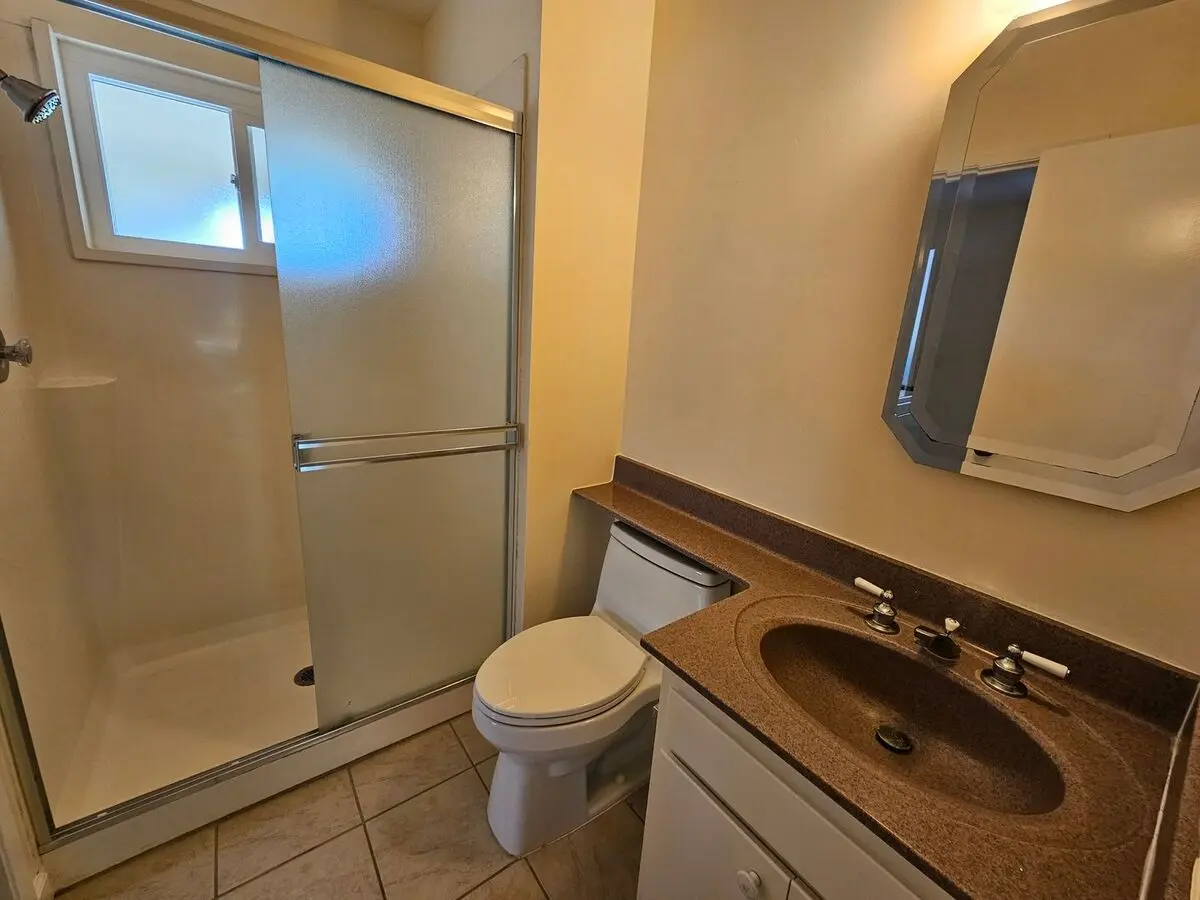 10989 Ronald Way photo 5
