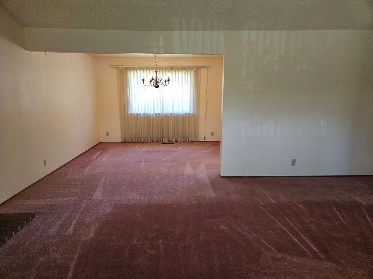 10989 Ronald Way photo 3