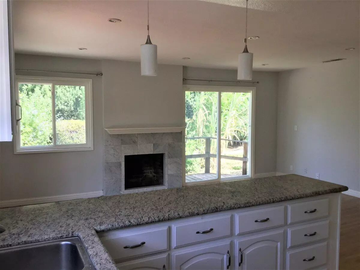 10370 Cherry Tree Ln photo 3